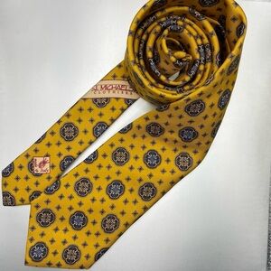 J. Michaels Clothiers yellow w Blue & gray Pattern Pure Silk Necktie 3.25"W 58"L